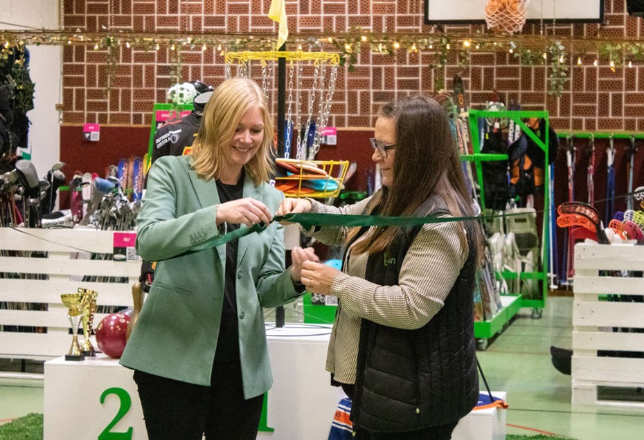 Fritidsbanken r invigd i Alvesta En ny mtesplats dr alla r vlkomna 