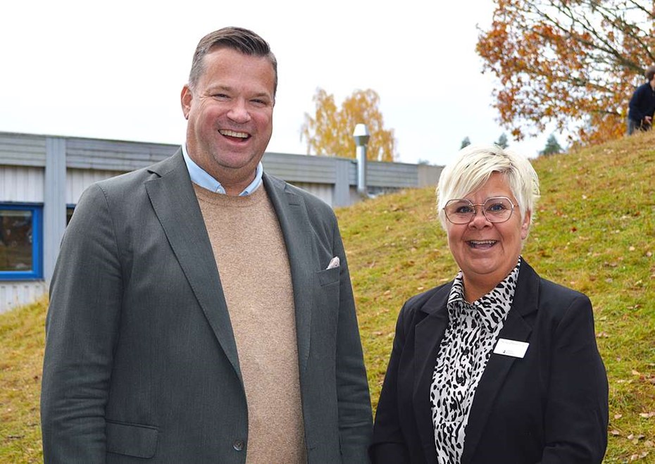 Frsta spadtaget fr den nya skolani by  det r lite knslosamt