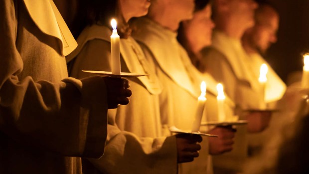 Hr sprider luciatgen ljus i mrkret