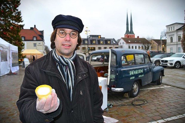 Pierre fick det hemliga receptet till Helmers mazariner - nu s�ljer han dem p� torget i V�xj�