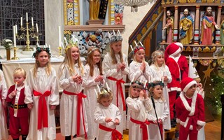 Ljusen tindrade i H�rl�vs kyrka