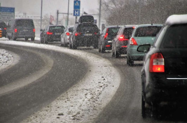 Allt färre dör i jultrafiken – här är vägarna i Tingsryd där flest olyckor sker Allt färre dör i jultrafiken – här är vägarna i Tingsryd där flest olyckor sker