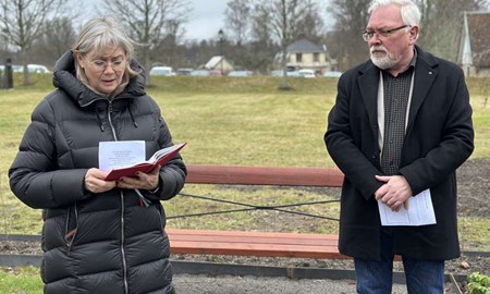 Efterl�ngtad askgravplats �ppnad p� Vedersl�vs kyrkog�rd 