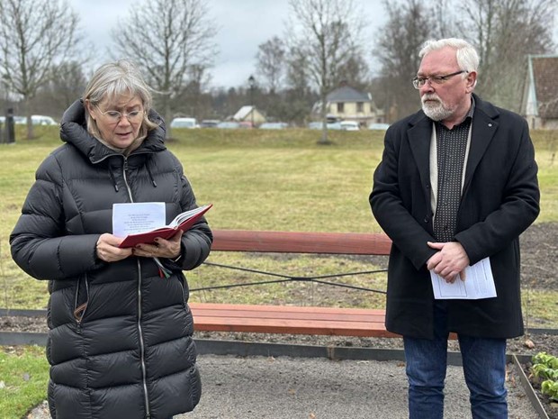 Efterlängtad askgravplats öppnad på Vederslövs kyrkogård Efterlängtad askgravplats öppnad på Vederslövs kyrkogård