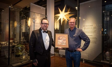 M�lning donerades till Utvandrarnas hus  