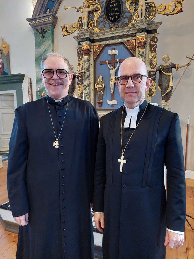 Kyrkoherde Tobias Starkhar mottagits av biskopen