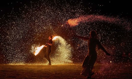 V�xj�borna �r eld och l�gor �ver Kulturnatten 