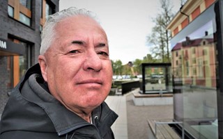 Bo Frank vill hissa Gr�nlands flagga i V�xj� - kommunen har skickat brev som st�d till v�norten i Danmark 