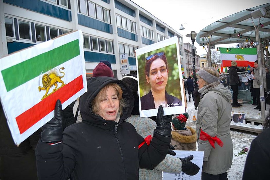 Iranier i V�xj�: �Den islamiska regimen i Iran m�ste bort�