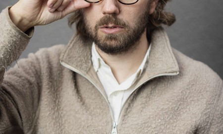 Fyra monologer med tv�ra kast, humor och musik