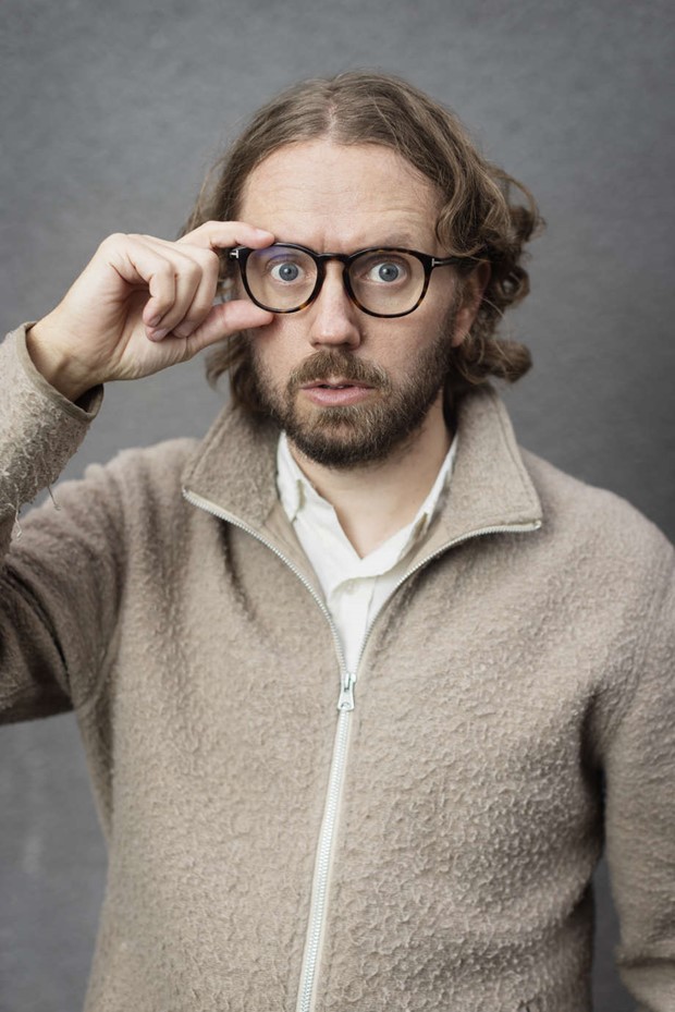 Fyra monologer med tvära kast, humor och musik Fyra monologer med tvära kast, humor och musik