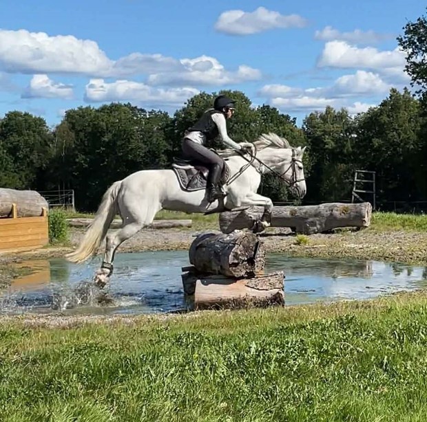 Växjö-ryttare satsar på ridsportens tuffaste gren Växjö-ryttare satsar på ridsportens tuffaste gren