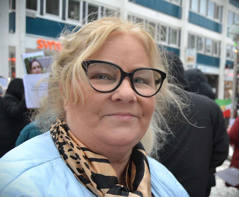 Wikelund: �Folk fr�n det r�da blocket g�r till SD�