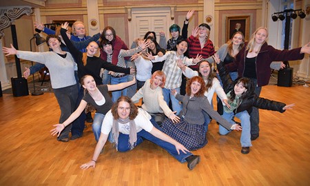 En feberdr�m av skr�ck och musik Katedralskolan s�tter upp Dracula