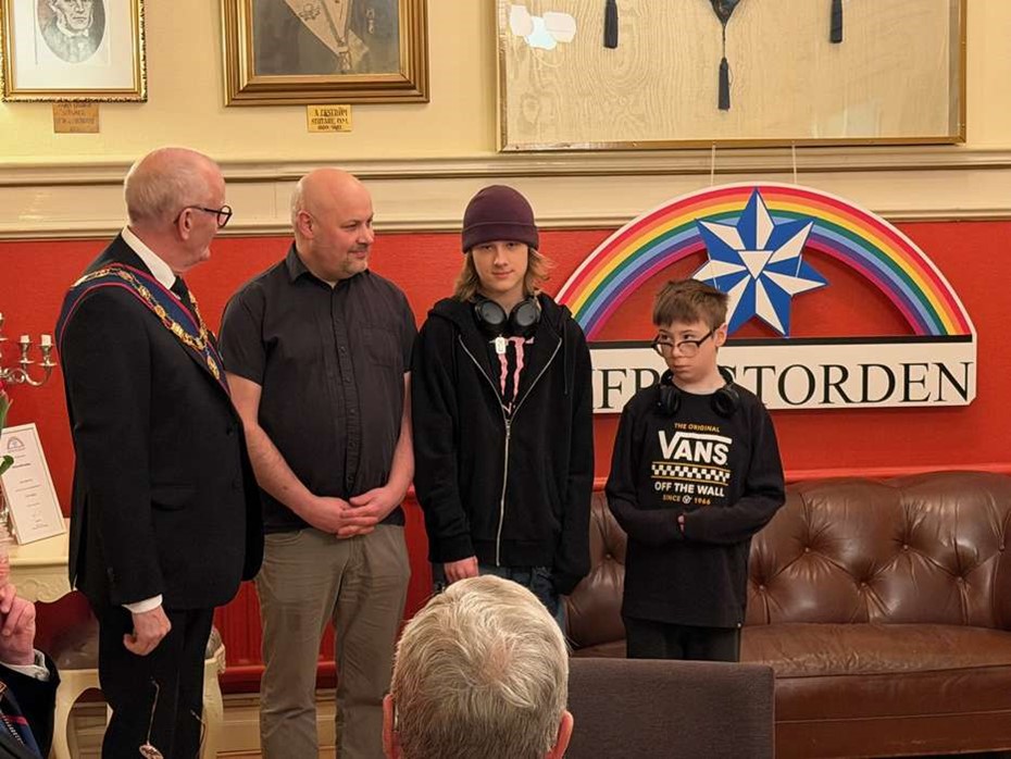 Kevin fick stipendium p� 10 000 av Bifrostorden 