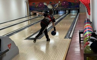 Trots motg�ngar � Tingsryd K�gelklubb h�ller t�vlingsbowlingen vid liv