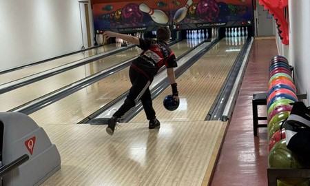 Trots motg�ngar � Tingsryd K�gelklubb h�ller t�vlingsbowlingen vid liv