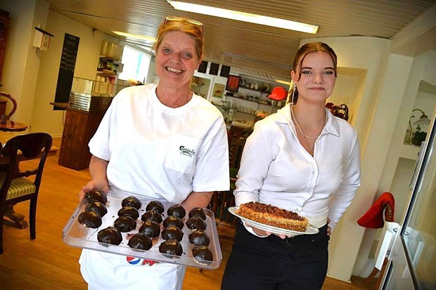 Mor & Dotter hyllas av Centerkvinnorna den 8 mars