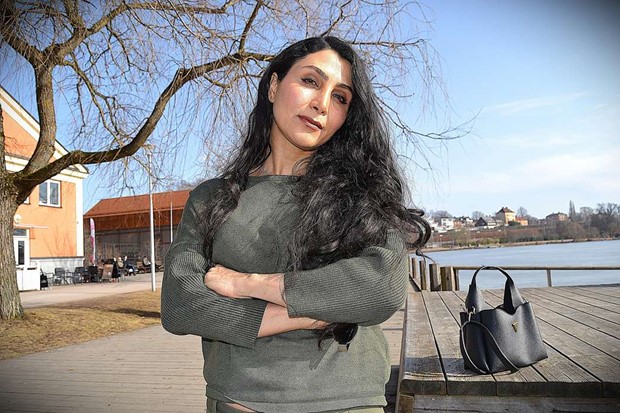 Sara stod inte ut med att leva under islamiska lagar - nu dr�mmer hon om ett fritt Iran 