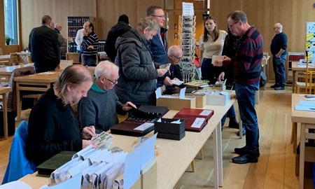 Samlarm�ssa p� Vattentorget i V�xj� 