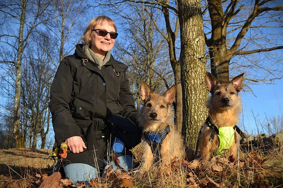 Camilla i V�xj� adopterade Ocho och Cedar fr�n Litauen 