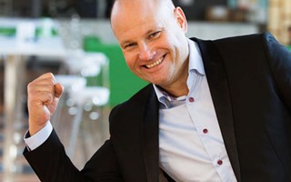 Max S�derpalm om att v�ga s�lja h�lsa