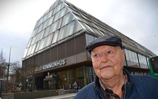 Ingvar saknar gemenskapen i Pension�rernas Hus:    �V�xj� kommun har en skyldighet att hj�lpa oss med ny lokal� 