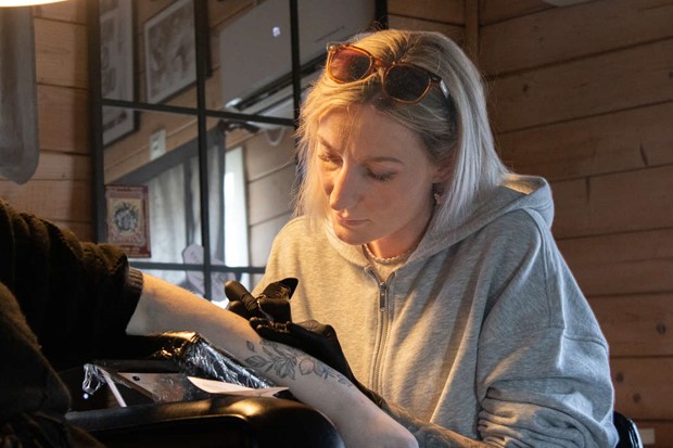 ��r stolt att jag f�ljde mitt hj�rta� � hon hyllas som kvinnlig f�retagarf�rebild