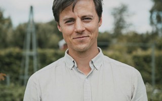 Ingelstads fantasyf�rfattare f�rel�ser p� biblioteket