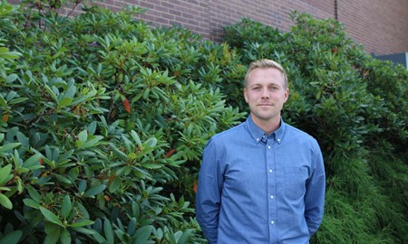 Rekordstort deltagande i Linneryd n�r ny lekplats r�stades fram