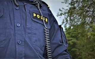 Man i 80-�rs�ldern hotade skjuta poliser