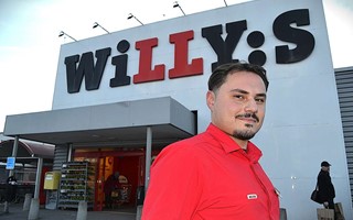 Nye butikschefen p� Willys laddar f�r s�nkt matmoms: �J�ttebra f�r v�ra kunder�