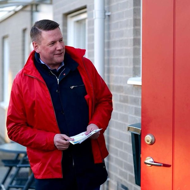 Tobias Baudin knackade dörr i Växjö Tobias Baudin knackade dörr i Växjö