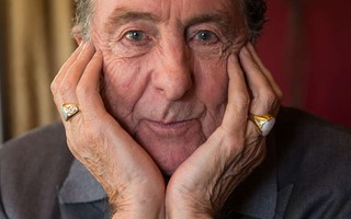 Eric Idle fr�n Monty Python kommer till V�xj�