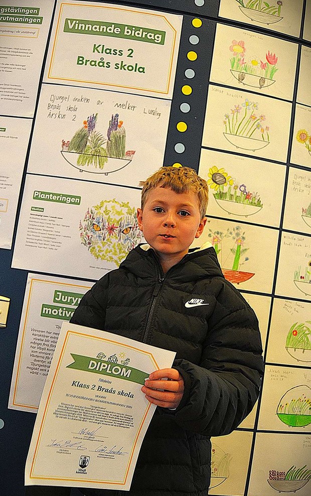 Blomsterdr�mmar av barn p� biblioteket 