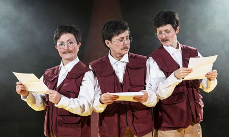 Klurig musikteater f�r barn om hur en kris kan bli starten f�r n�got nytt