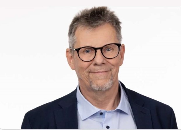 �Det l�ker inga s�r i partiet att g� p� fotboll med Jimmie �kesson�