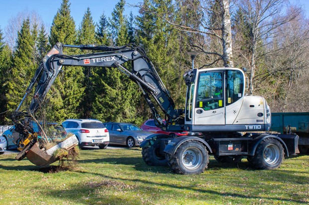 F�rsta spadtaget f�r ny milj�anl�ggning och st�llplatser i Grimsl�v �r taget