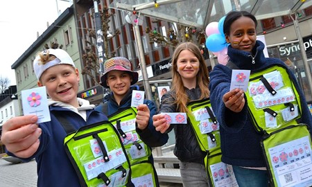 Speakers Corner var s�ljstart f�r �rets majblomma i V�xj�