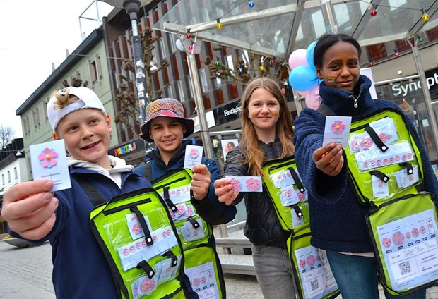 Speakers Corner var s�ljstart f�r �rets majblomma i V�xj�