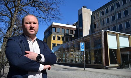 Gamla kommunhuset har kostat skattebetalarna 15,5 miljoner - Moderaterna vill utreda en rivning 