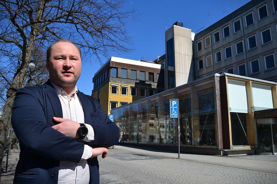 Gamla kommunhuset har kostat skattebetalarna 15,5 miljoner - Moderaterna vill utreda en rivning 