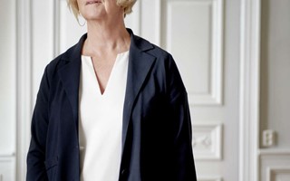 Landsh�vdingen talar under invigningen