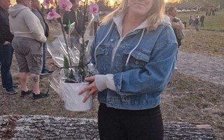 Hon blev �rets Linnerydsbo � tog emot pris under valborgsm�ssoafton