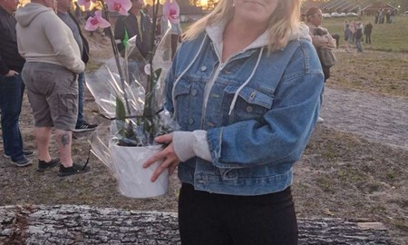 Hon blev �rets Linnerydsbo � tog emot pris under valborgsm�ssoafton