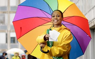 Alice Bah Kuhnke och Amanda Lind till Pride i V�xj� 