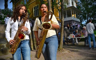 Kulturskolans bl�sare h�ll en bejublad picknick-konsert