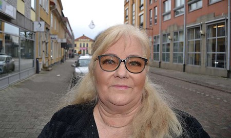 SD: �Muslimska sl�jor v�cker anst�t och borde f�rbjudas�