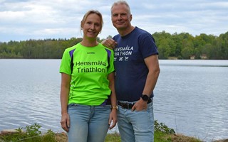 Lennart och Eva forts�tter att arrangera triathlon p� sin egen bakg�rd