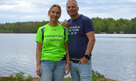 Lennart och Eva forts�tter att arrangera triathlon p� sin egen bakg�rd
